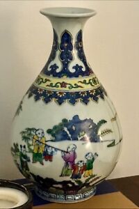 Antique Hand Painted Qing Dynasty Porcelain Vase
