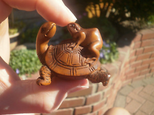 1a Hand Carved Wood Netsuke Tortoise With Frog With Gift Box Boxwood Figure