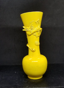 Japanese Awaji Minpei Ware Monochrome Yellow Dragon Vase Meiji Period 8 75 Tall