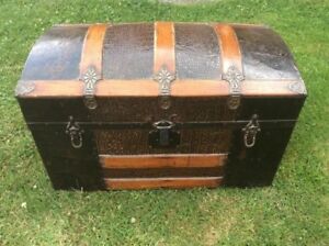 Small Antique Dome Top Steamer Trunk Chest Oak With Faux Alligator Design Tin