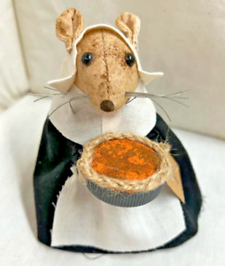 Mouse Pilgrim Thanksgiving Pumpkin Pie Primitive Grunged