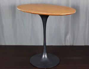 Tulip Oval Side End Table By Eero Saarinen For Knoll
